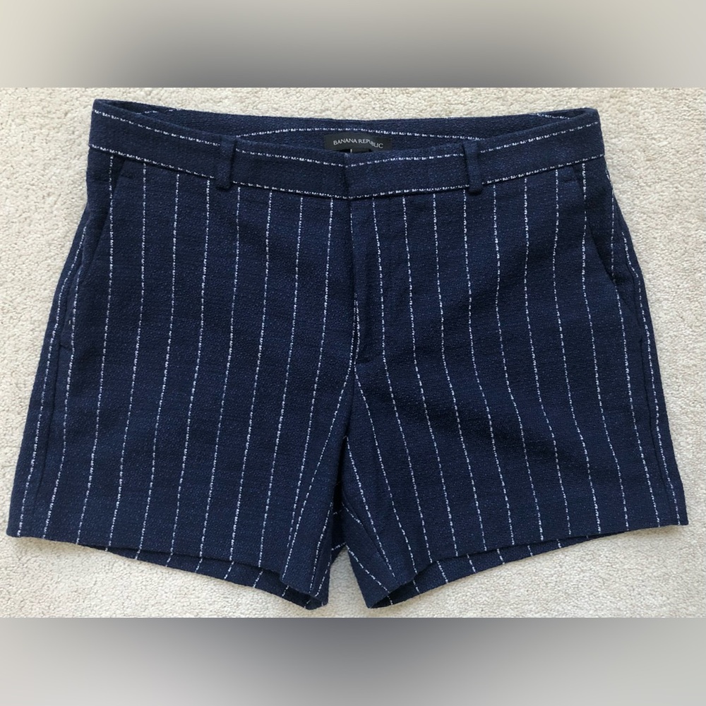 Banana Republic 8 Blue and White Shorts